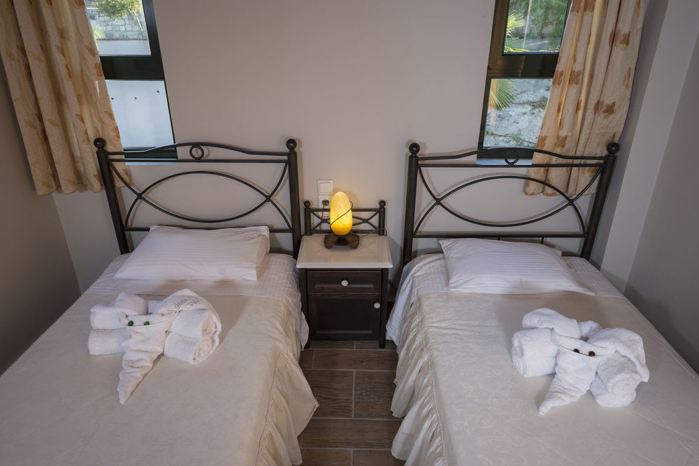 Athina Luxury Villas Xamoudhokhorion  Exterior photo